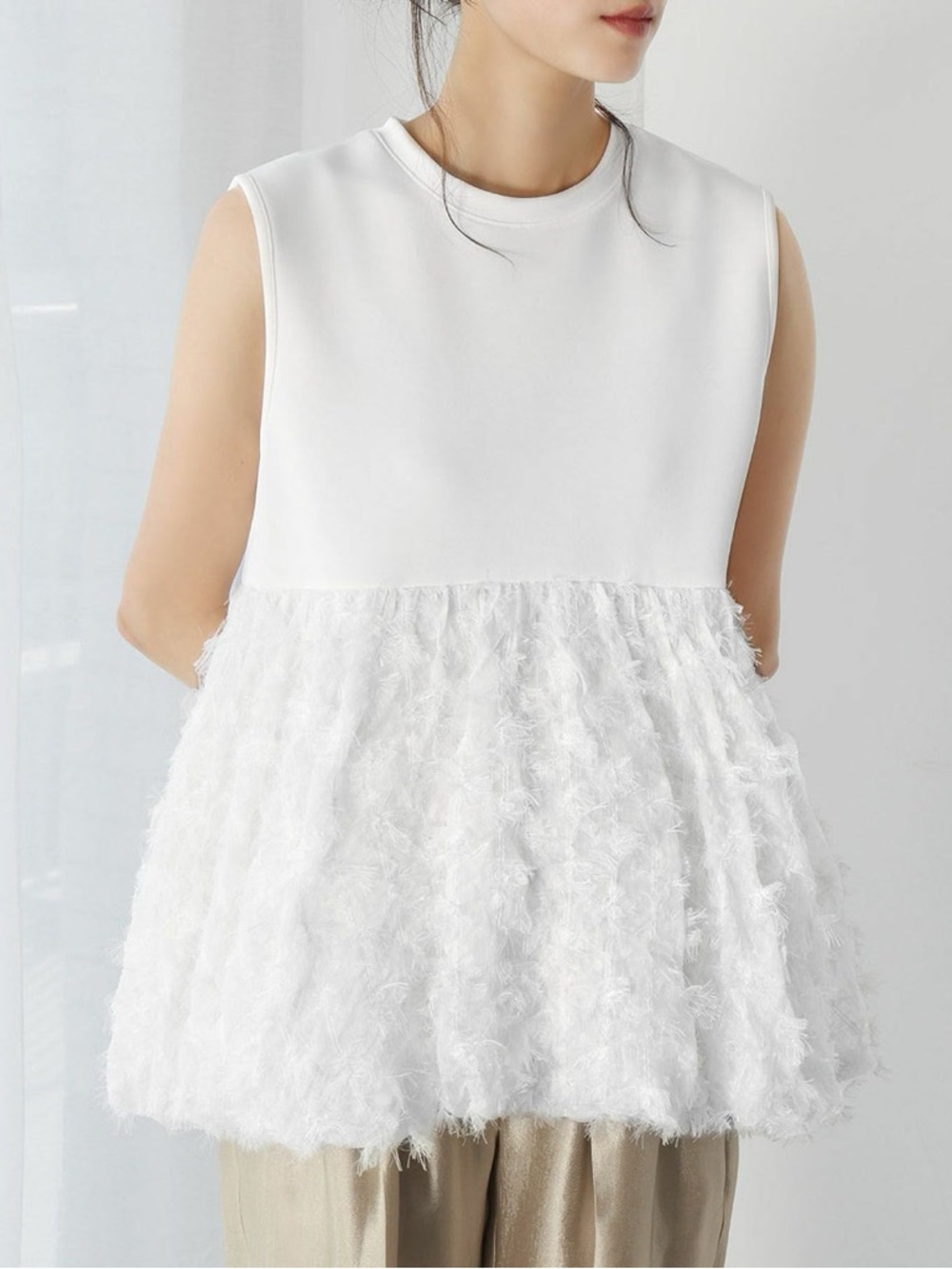 FEATHER TEXTURE White Sleeveless Zip Back Peplum Hem Top LARGE - Picture 3 of 7